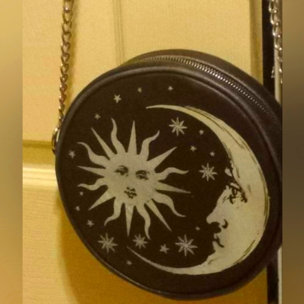 Hot topic Purse
